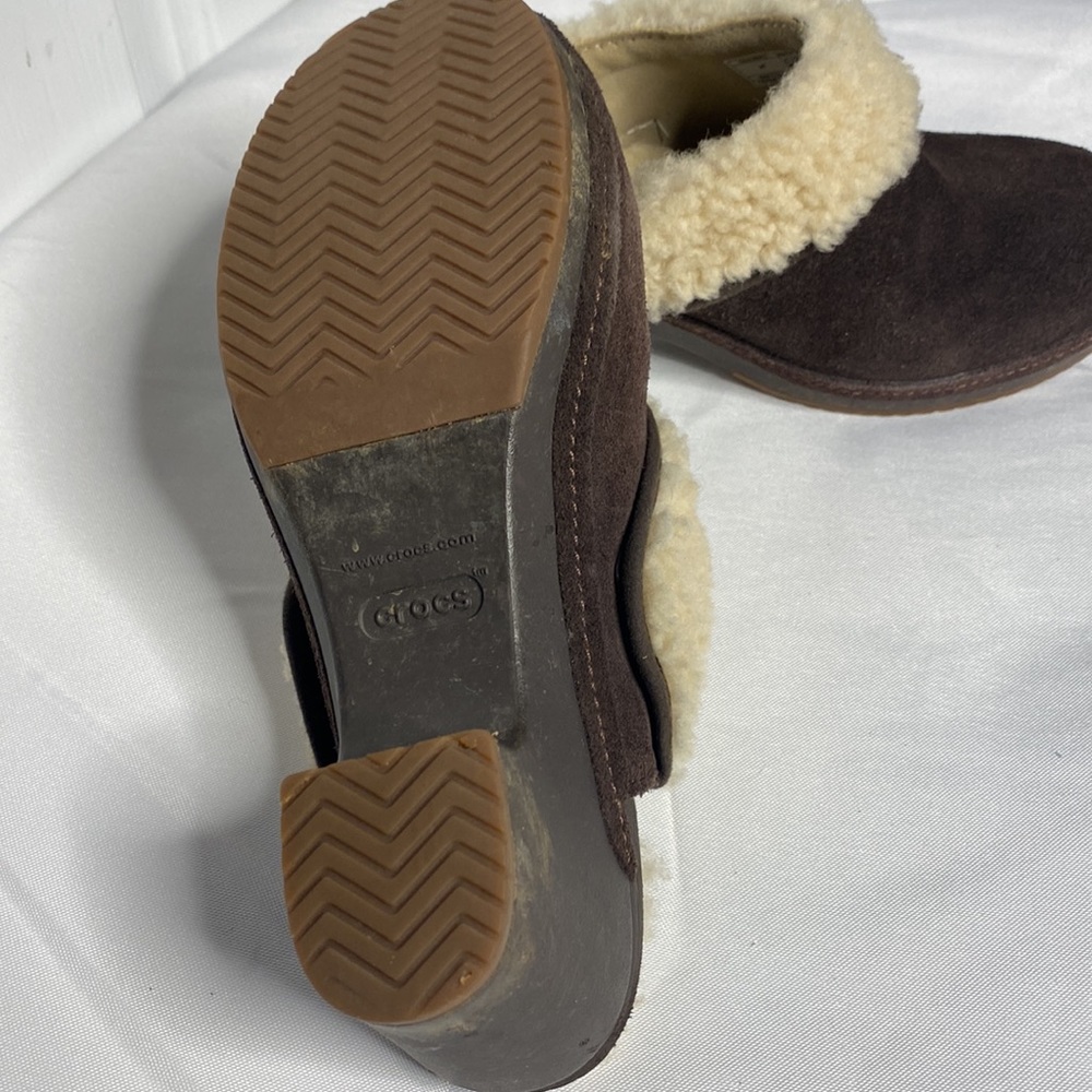 Crocs Sarah Luxe Sherpa Shearling Lined Suede Leather Clog Mules Express… - Picture 6 of 8